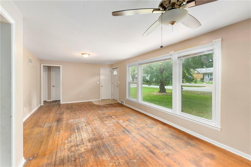 6121 Willow Avenue — photo 5