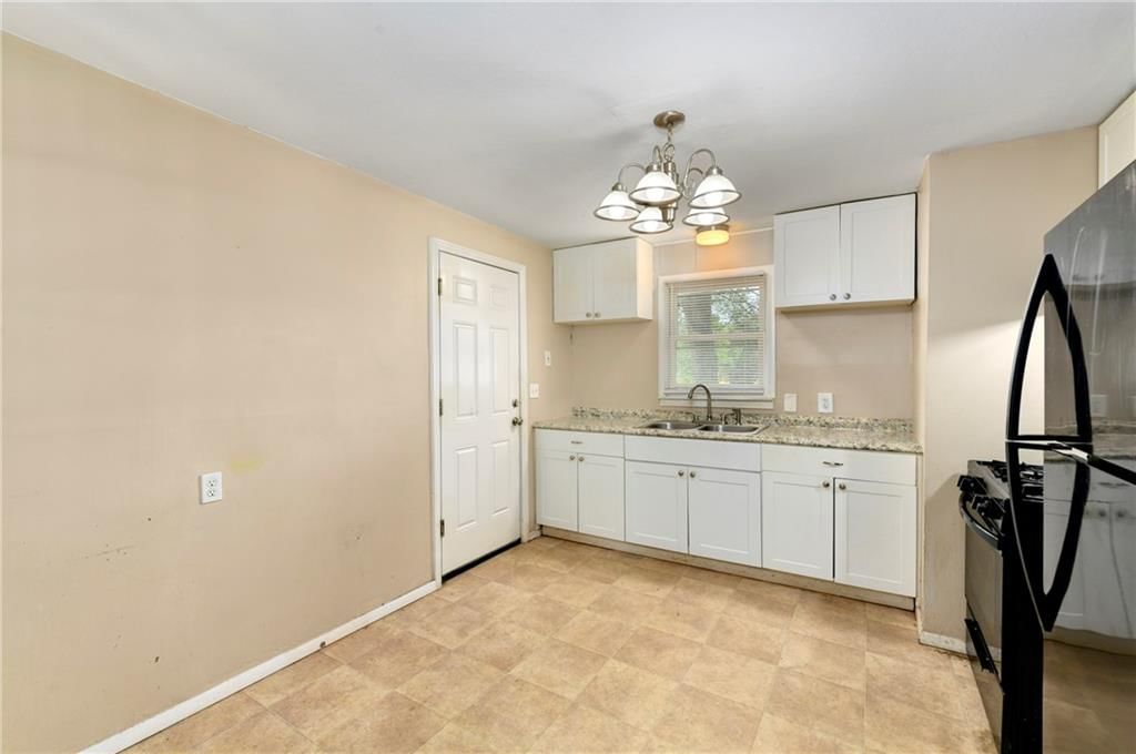 6121 Willow Avenue — photo 7