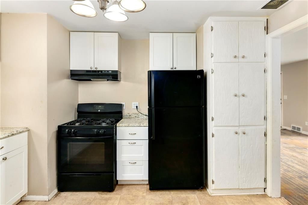 6121 Willow Avenue — photo 8