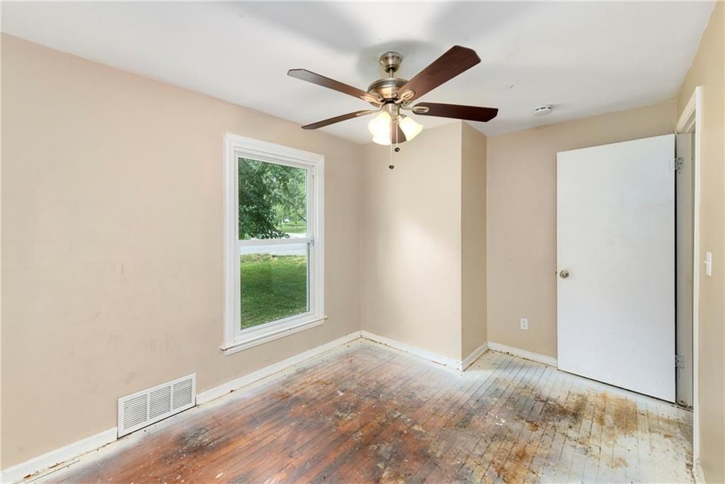 6121 Willow Avenue — photo 11