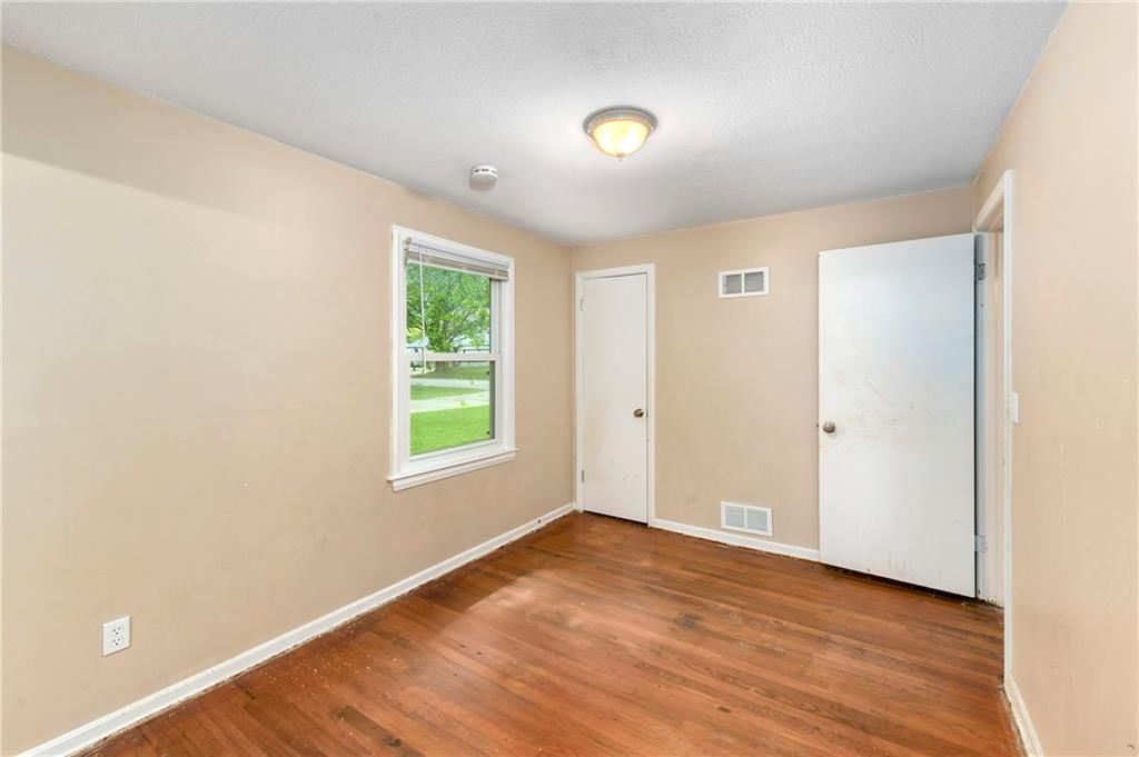 6121 Willow Avenue — photo 14