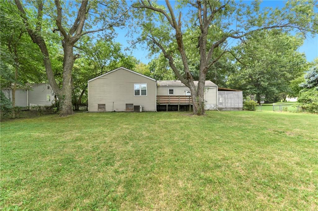6121 Willow Avenue — photo 29