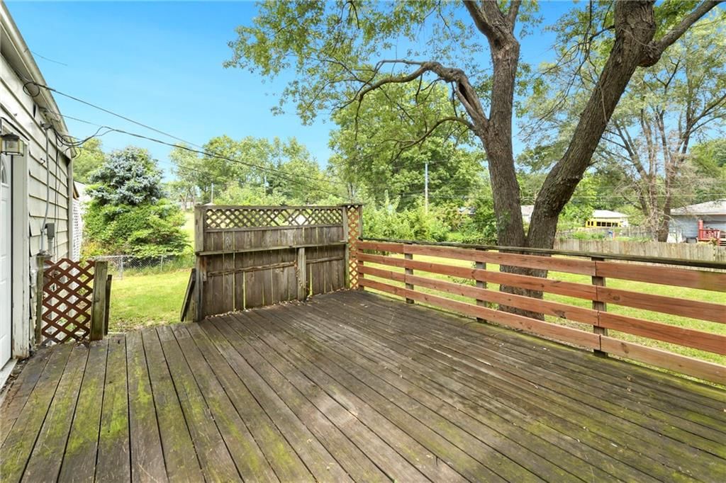 6121 Willow Avenue — photo 31