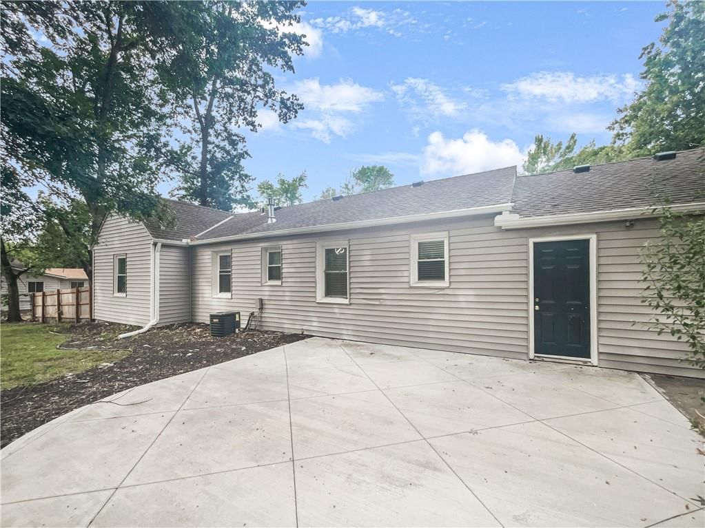 612 N Logan Street — photo 8