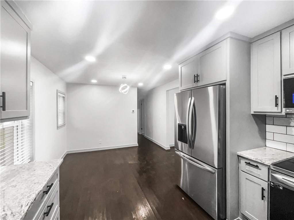 612 N Logan Street — photo 10