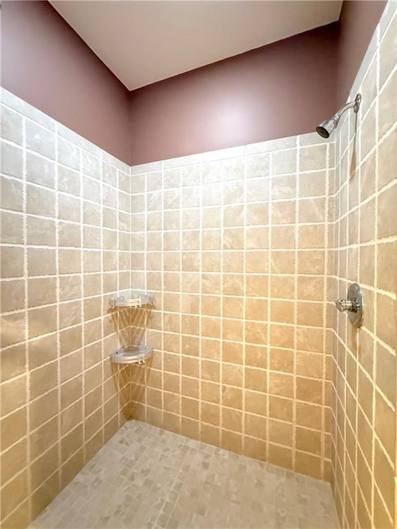 9005 NE 80th Street — photo 46
