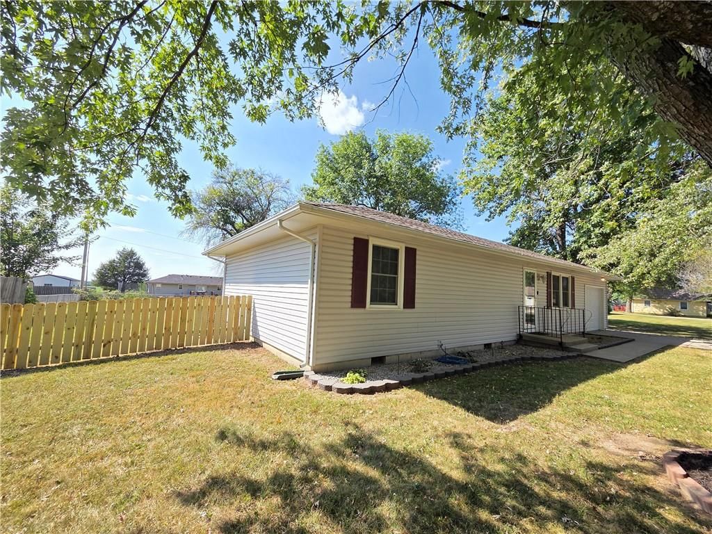 903 S Ash Street — photo 2