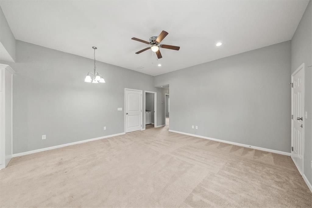 Photo 5 of 17 - 7837 Troup Avenue