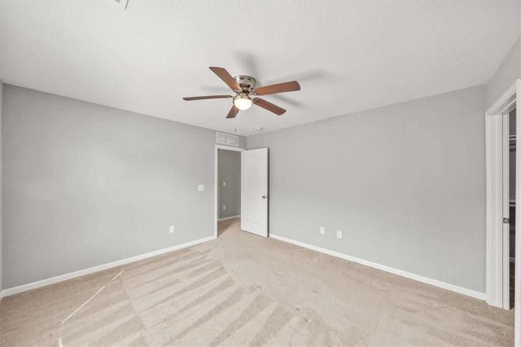 Photo 9 of 17 - 7837 Troup Avenue