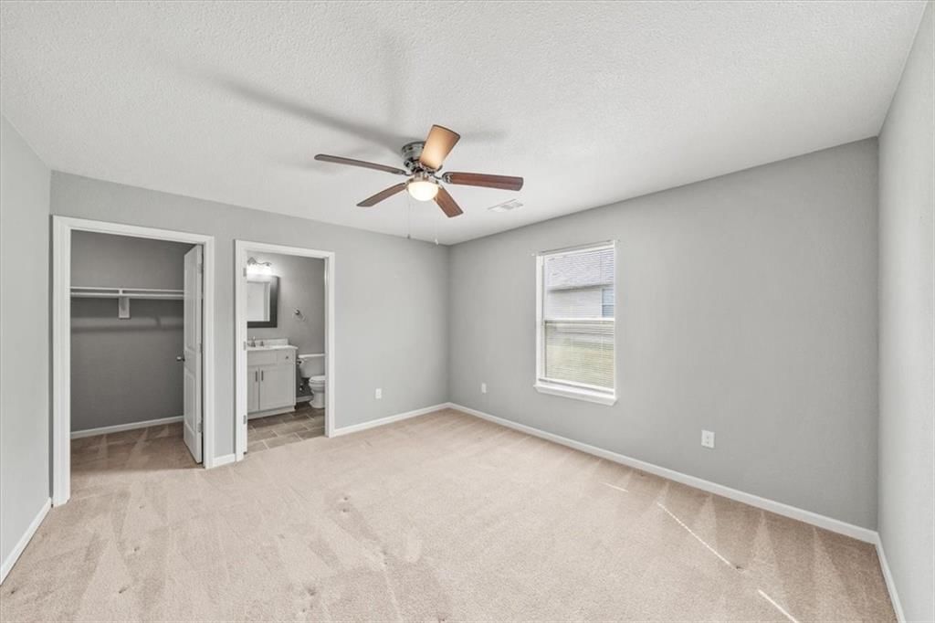 Photo 10 of 17 - 7837 Troup Avenue