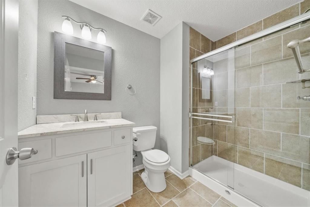 Photo 12 of 17 - 7837 Troup Avenue