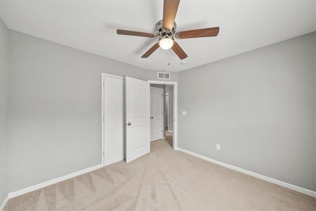 Photo 13 of 17 - 7837 Troup Avenue
