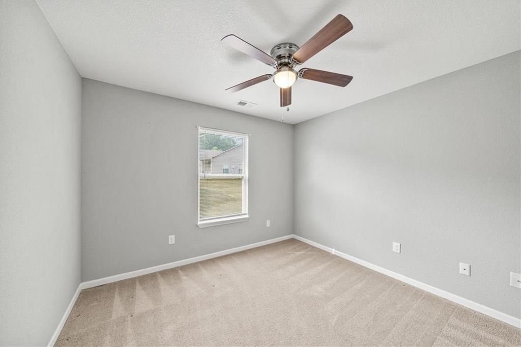 Photo 14 of 17 - 7837 Troup Avenue