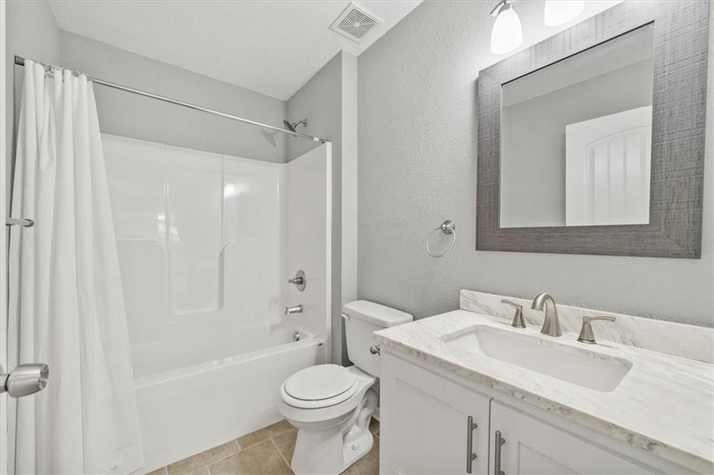 Photo 15 of 17 - 7837 Troup Avenue