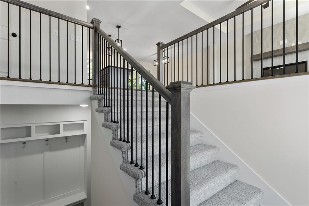 1320 N Holland Court — photo 3