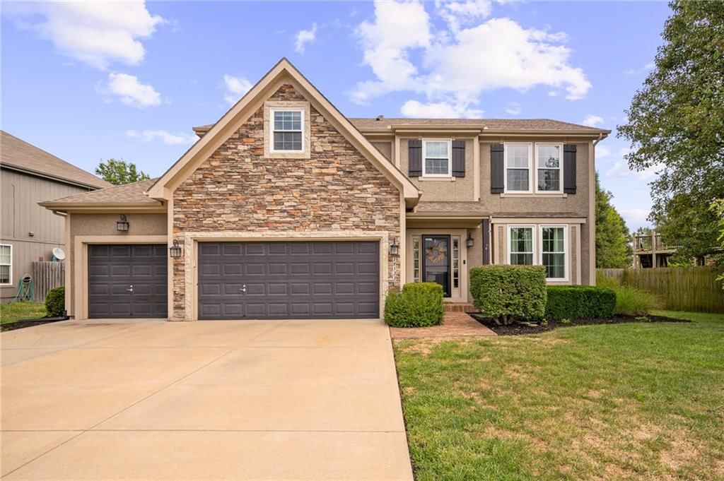 18533 Sycamore Court, Gardner, KS
