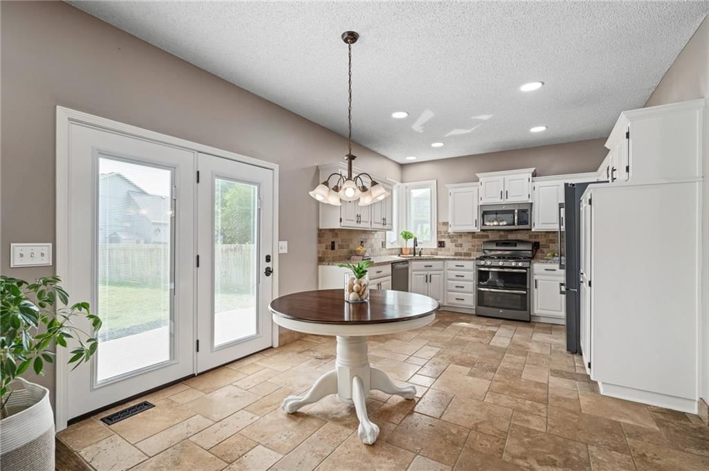 18533 Sycamore Court — photo 16