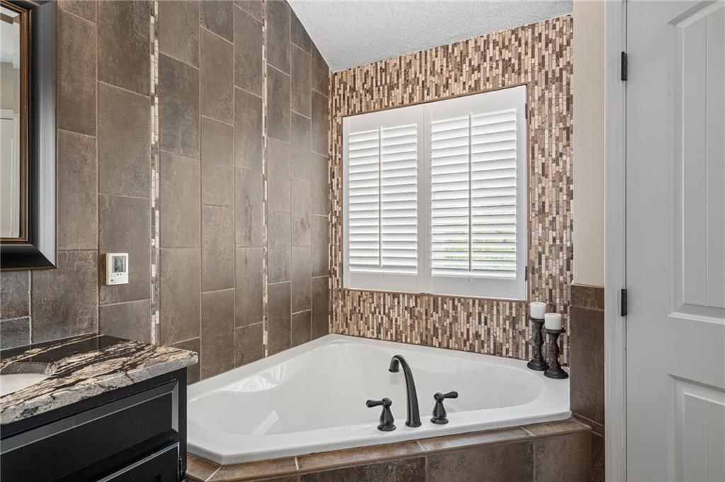18533 Sycamore Court — photo 29