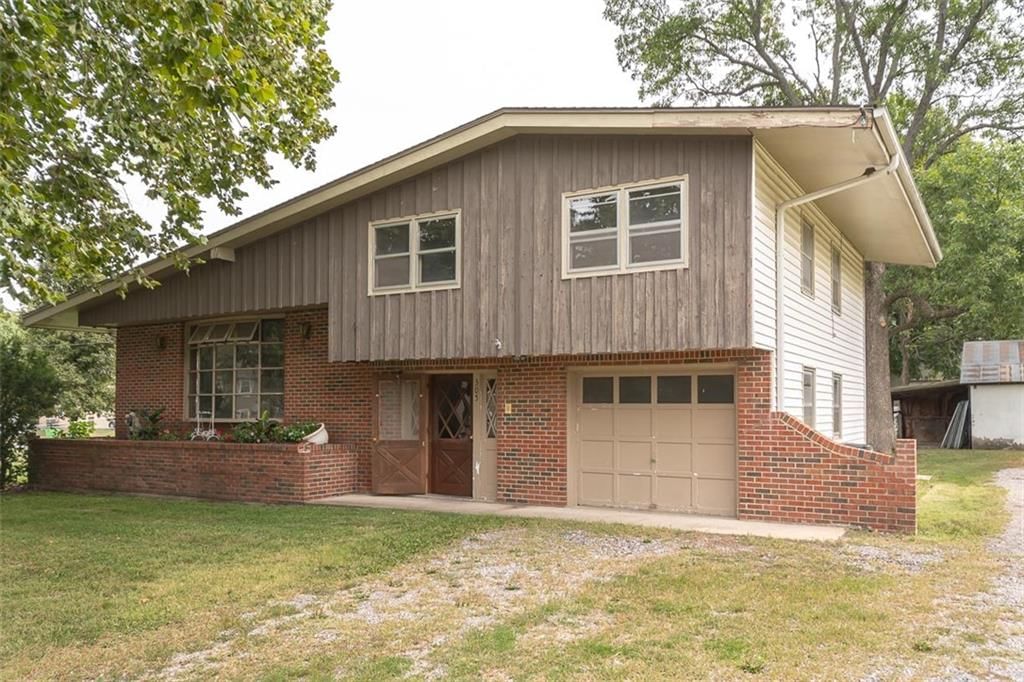 305 Maple Street — photo 3