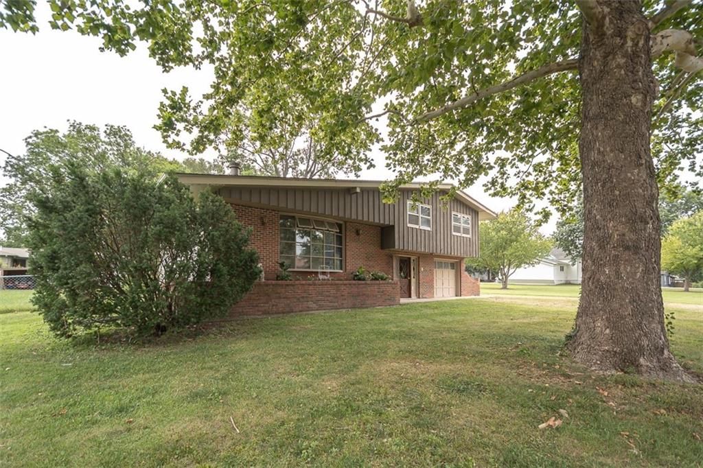 305 Maple Street — photo 4