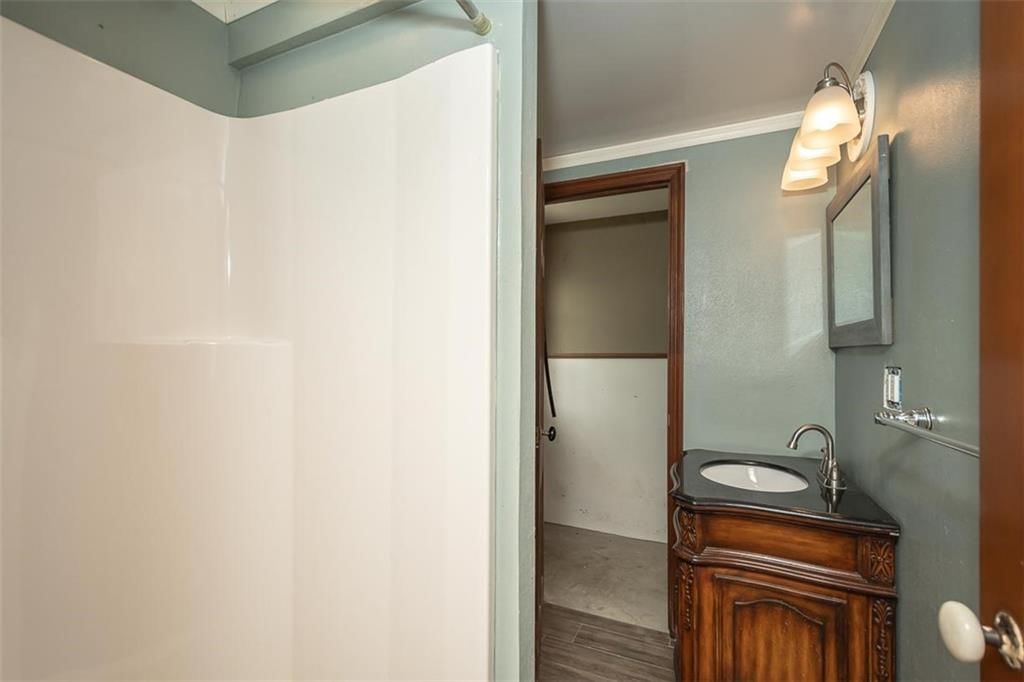 305 Maple Street — photo 32