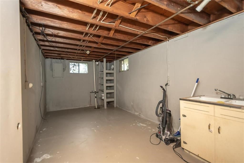 305 Maple Street — photo 38