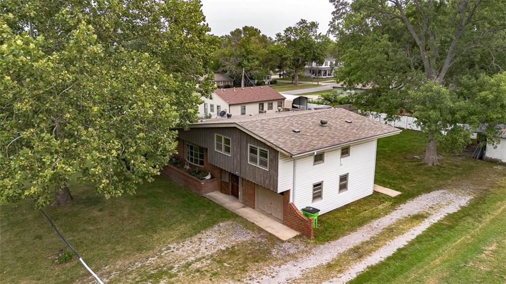 305 Maple Street — photo 43