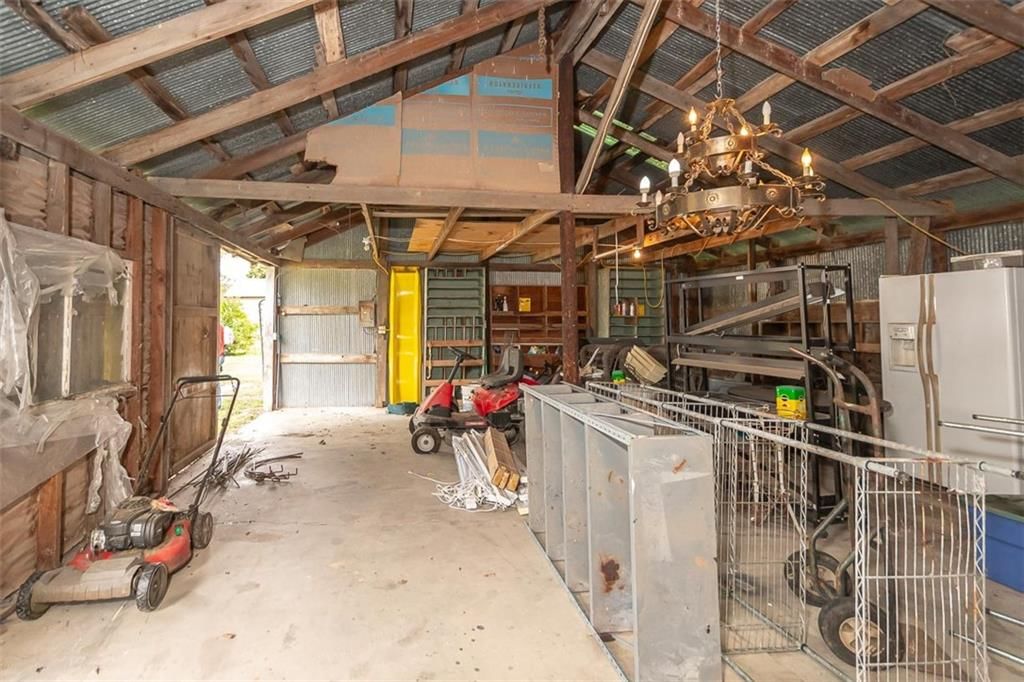 305 Maple Street — photo 46
