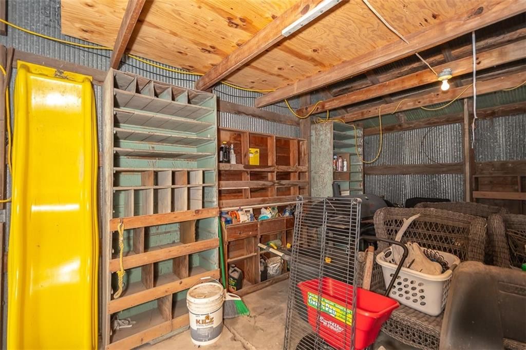 305 Maple Street — photo 47