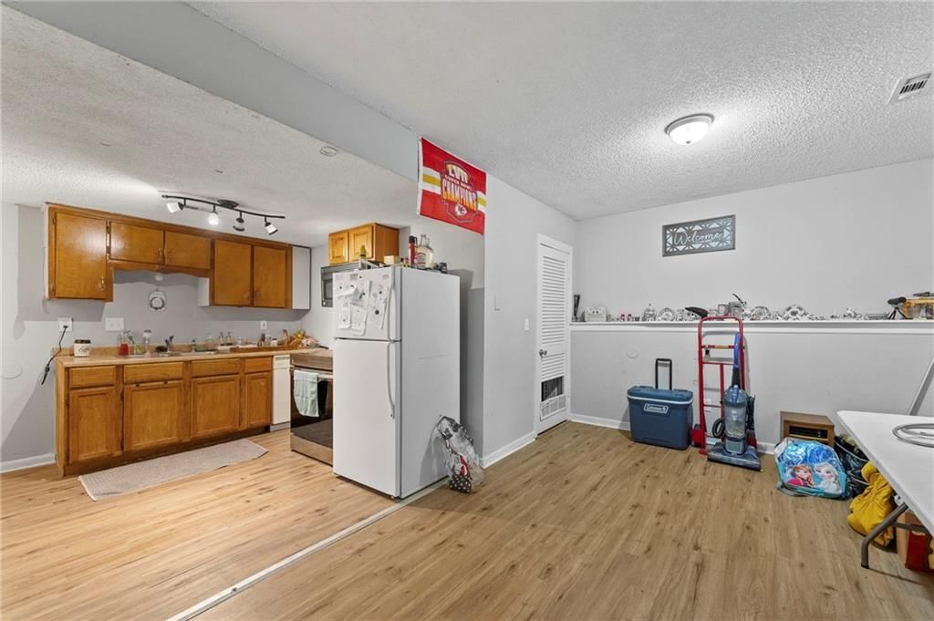 Photo 10 of 36 - 725/27 Chestnut Street