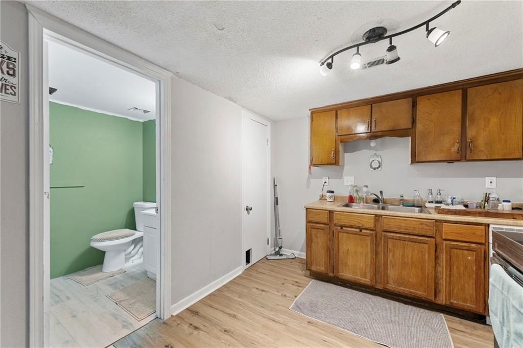 Photo 12 of 36 - 725/27 Chestnut Street