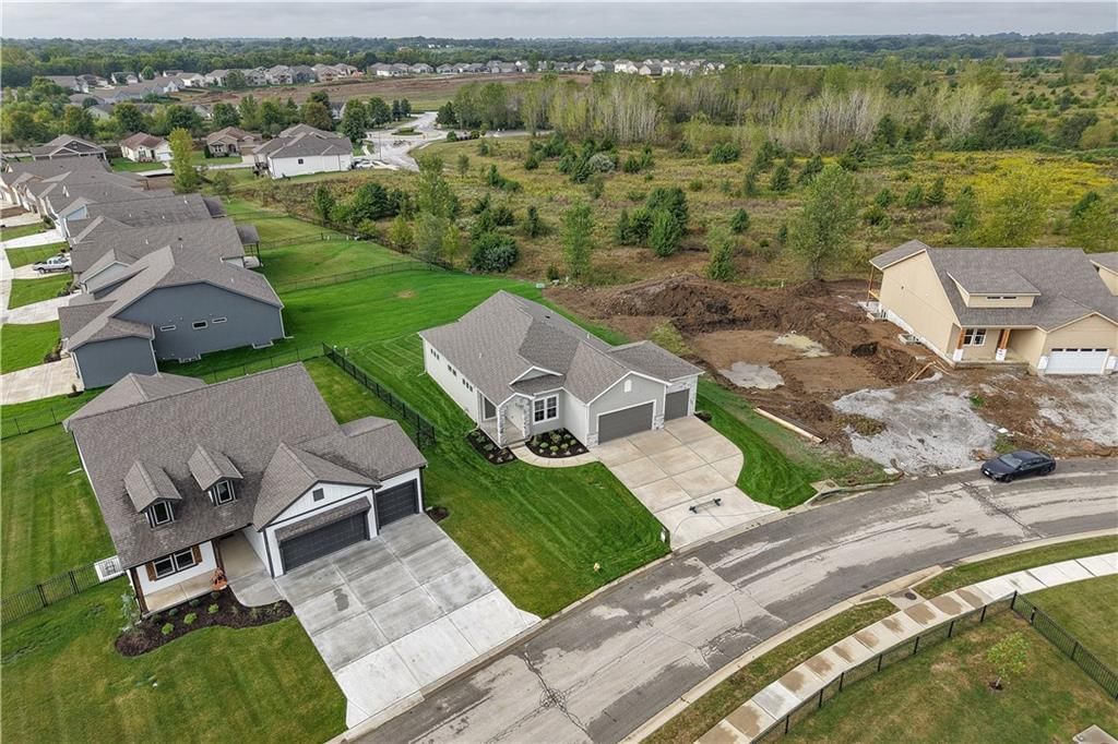 4528 SW Berkshire Drive — photo 2