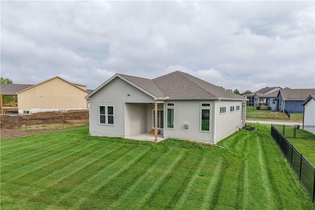 4528 SW Berkshire Drive — photo 4