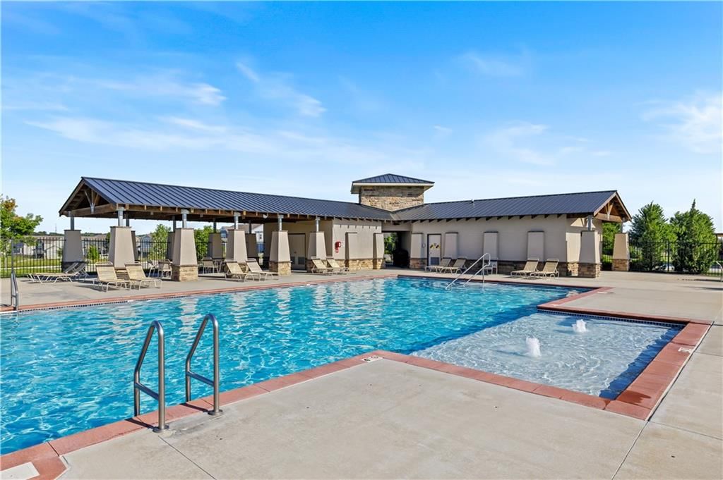 4528 SW Berkshire Drive — photo 31