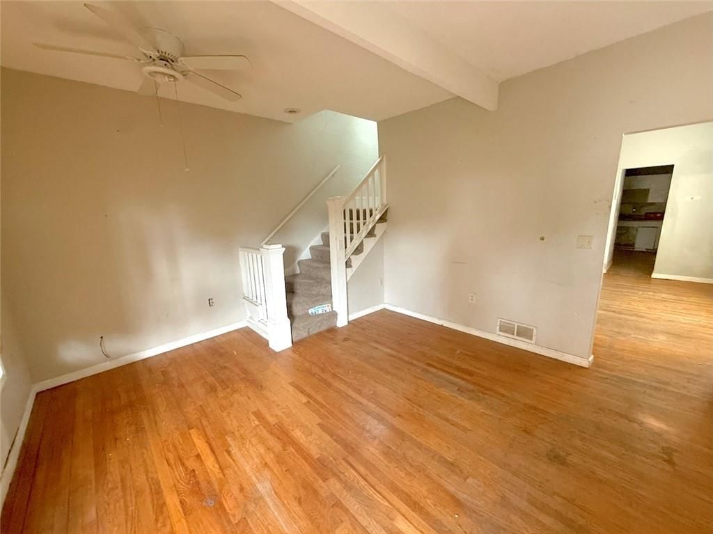 2451 Chelsea Avenue — photo 2