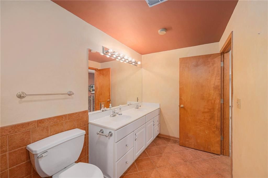 9807 NW 75th Terrace — photo 33