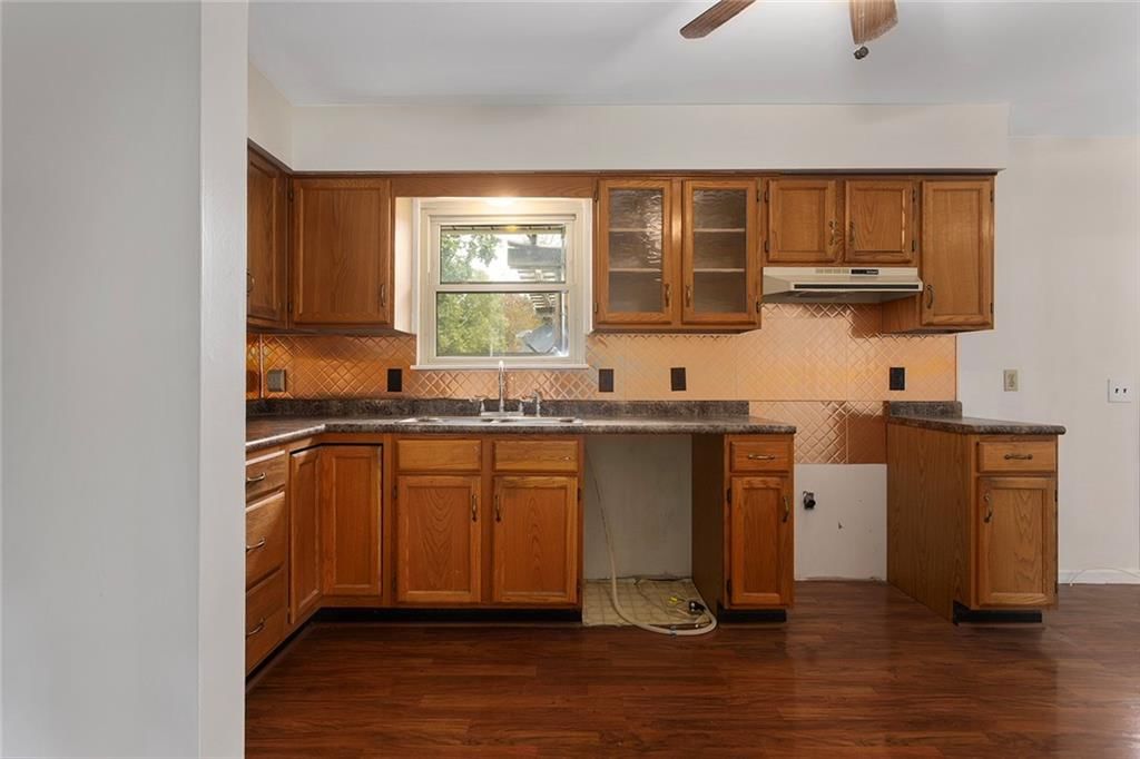 902 S 10th Street — photo 9