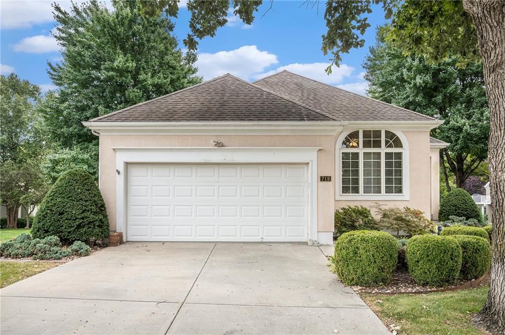 719 W 132nd Terrace, Kansas City, MO