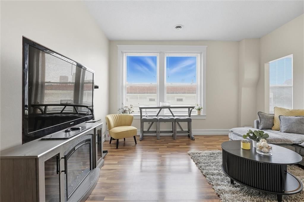 101 W Broadway Avenue — photo 16