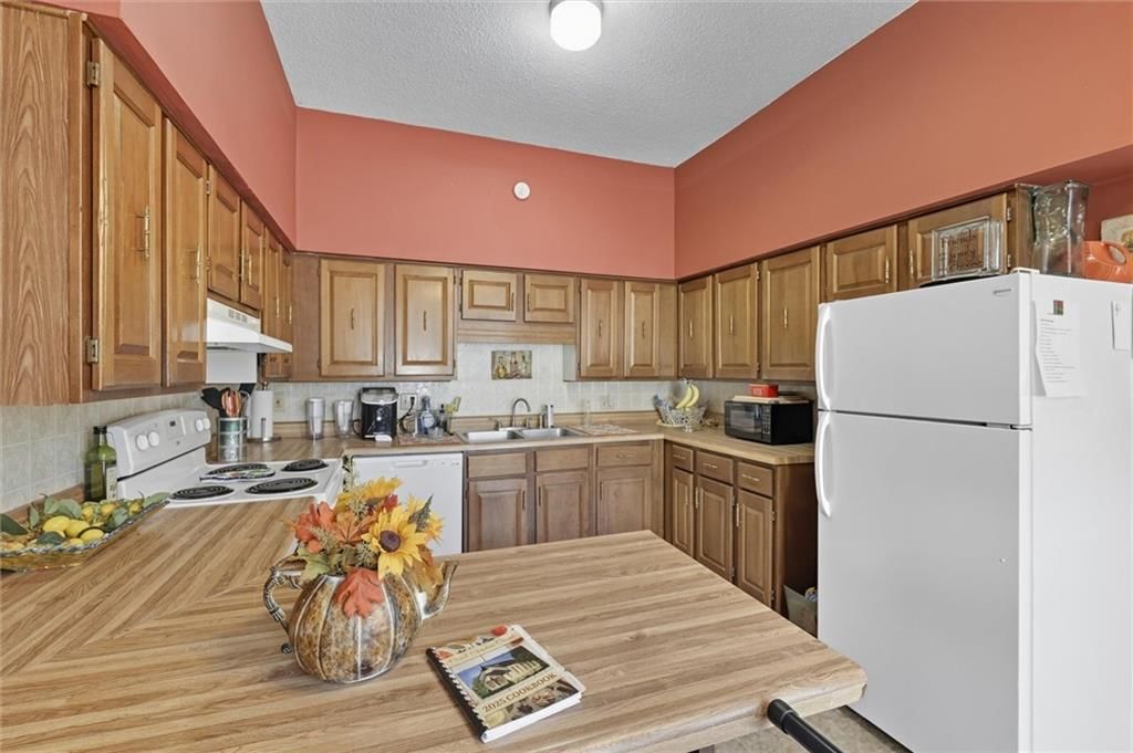 101 W Broadway Avenue — photo 33