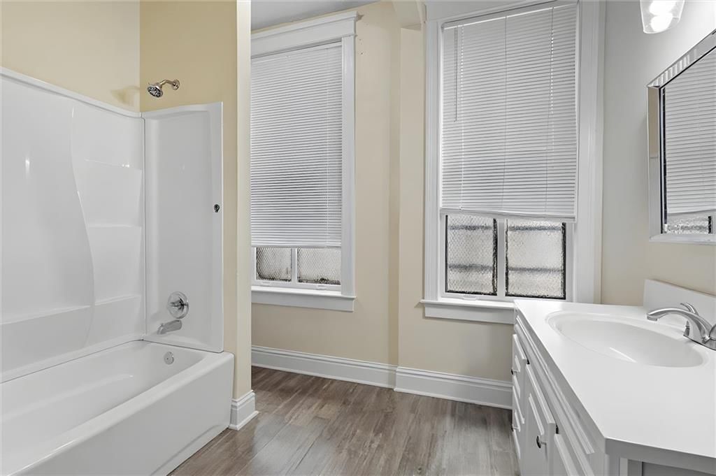 101 W Broadway Avenue — photo 47