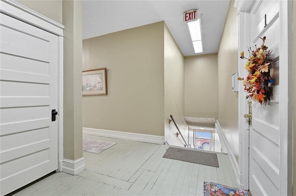 101 W Broadway Avenue — photo 49