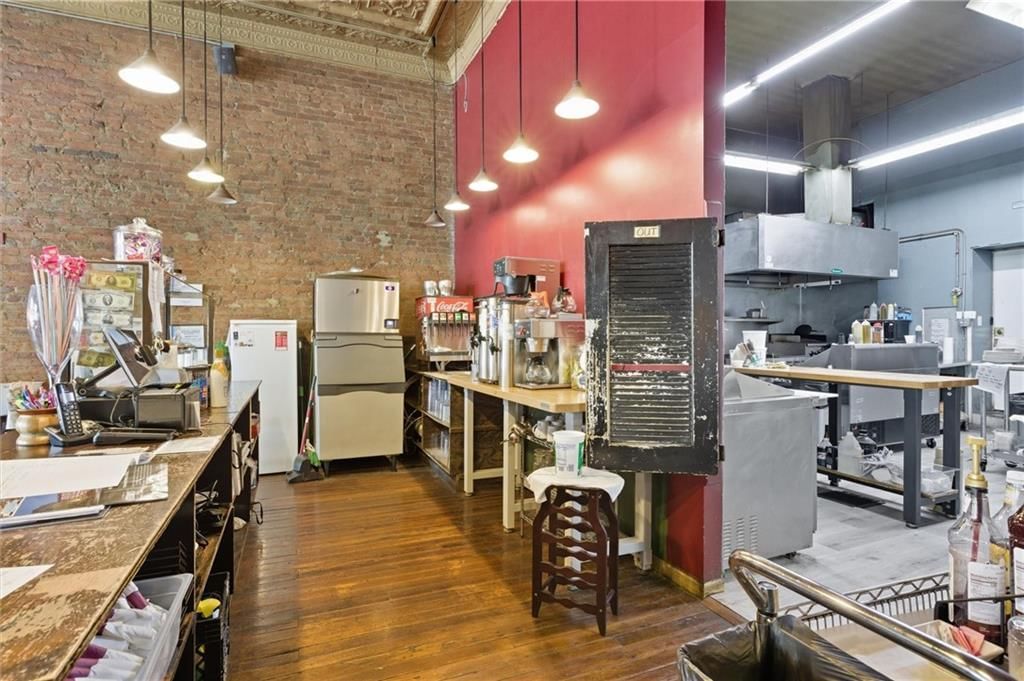 117 W Broadway Avenue — photo 12
