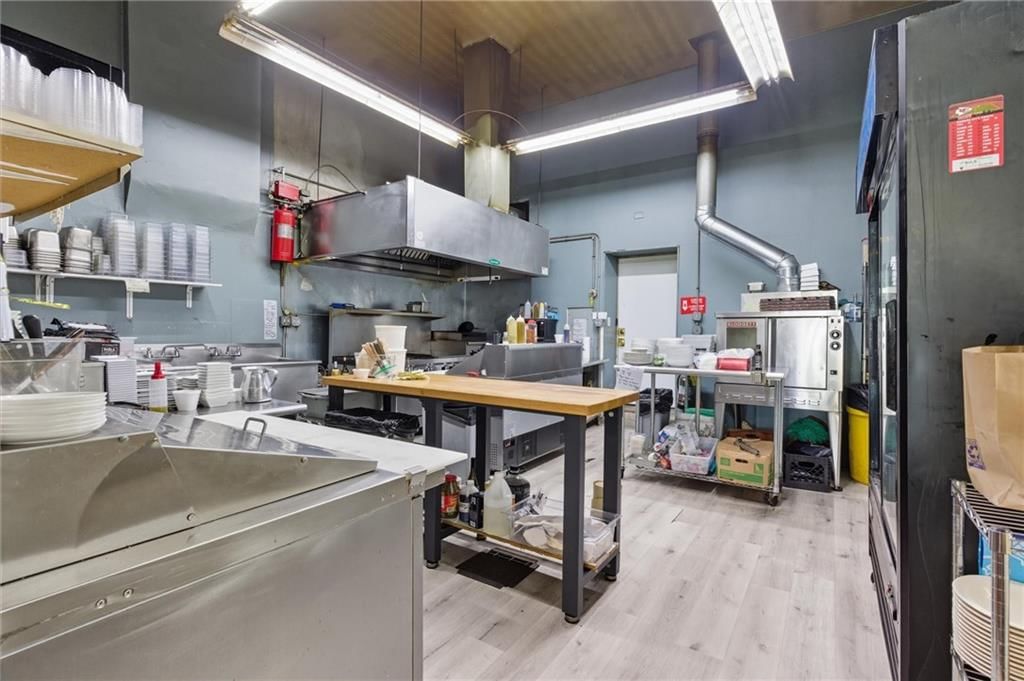 117 W Broadway Avenue — photo 13