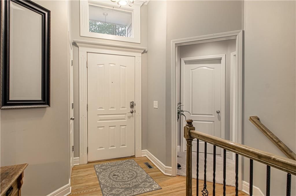 1004 Hackberry Court — photo 4