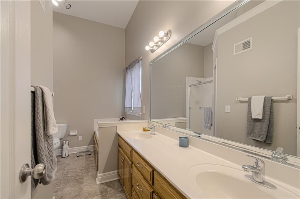 1004 Hackberry Court — photo 17
