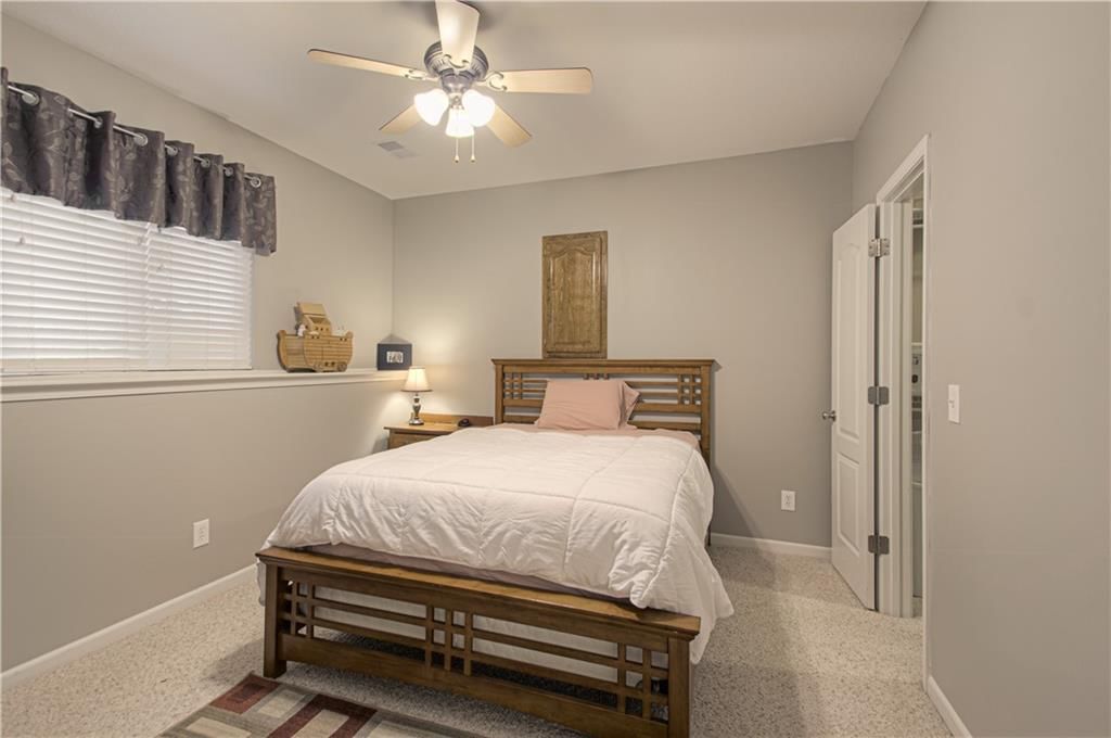 1004 Hackberry Court — photo 18