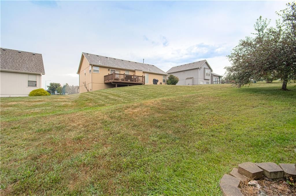1004 Hackberry Court — photo 33