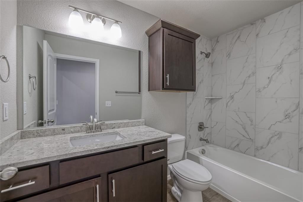 16590 W 166th Court — photo 8