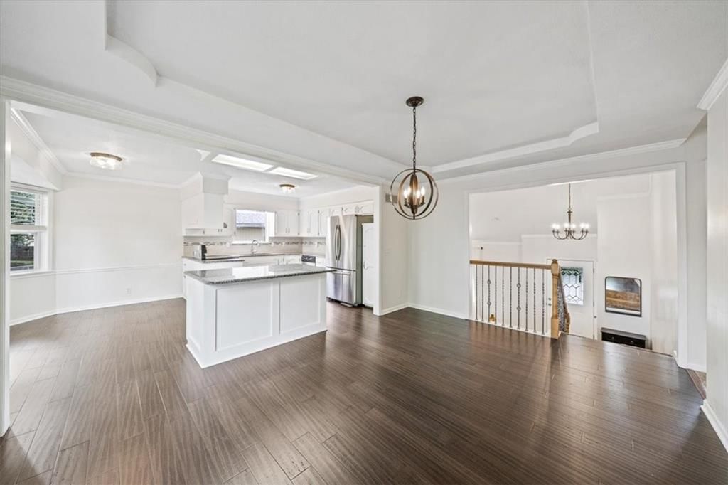 Photo 9 of 41 - 1835 E 153rd Circle